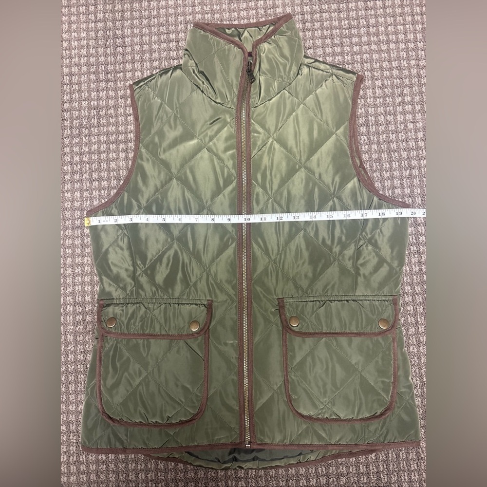 G.H. Bass & Co. Olive Green Vest with brown trim NWT - Picture 4 of 7